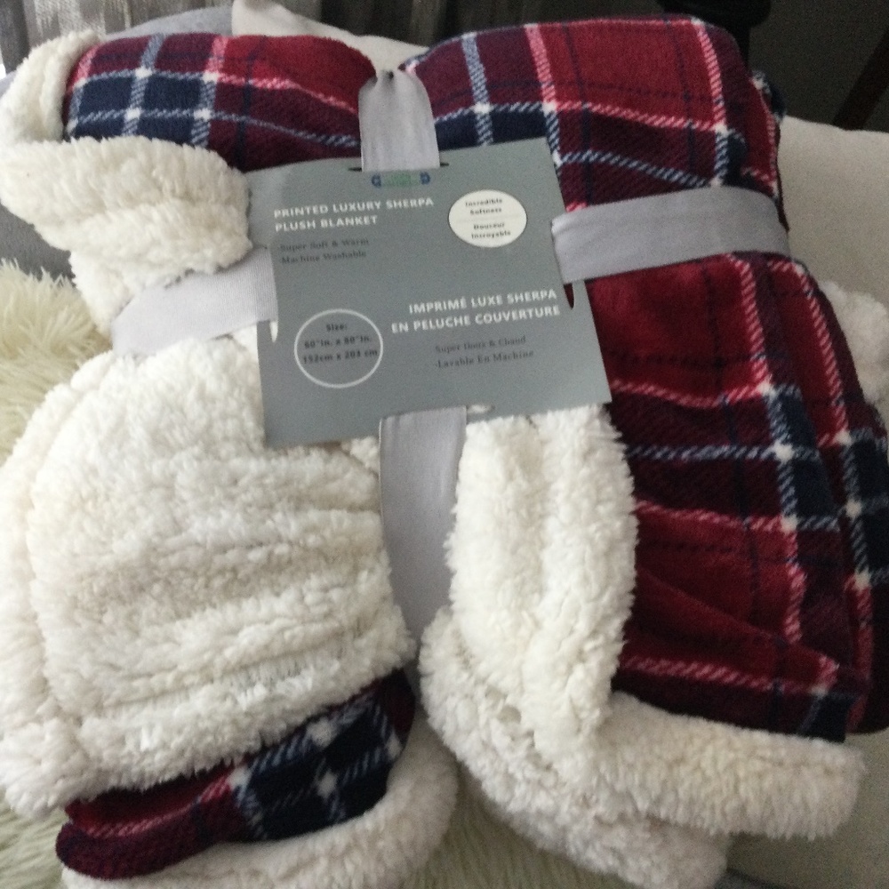 NWT Printed Luxury Sherpa Plush Blanket